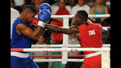 El campeón mundial Julio César La Cruz