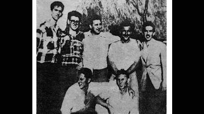 Fidel Castro, Abel Santamaría, Antonio (Ñico) López y otros compañeros en la finca Los Palos