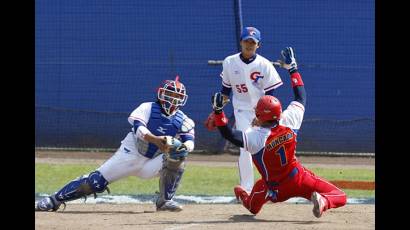 Equipo cubano de béisbol ante Taipei