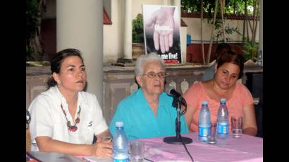 Encuentro entre familiares de los Cinco héroes cubanos y miembros de la Caravana de Amistad