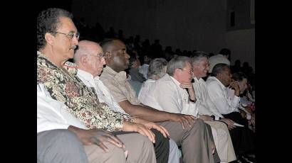 General de Ejército Raúl Castro y varios mandatarios 