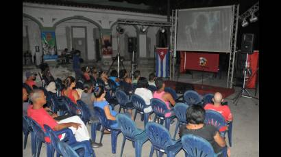 Proyección del filme Fresa y chocolate