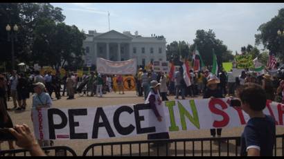 Protestan frente a la Casa Blanca