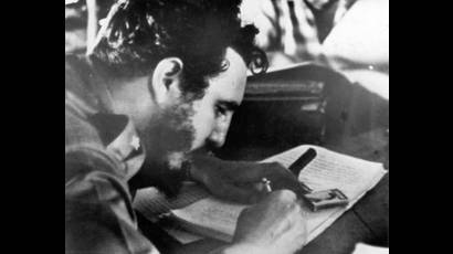 Primera Ley de Reforma Agraria, firmada por Fidel en 1959