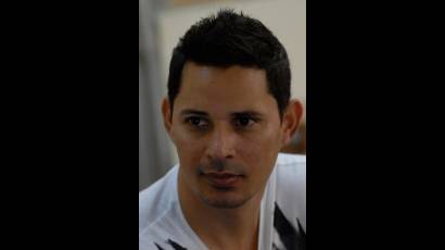 Intérprete cubano Leoni Torres