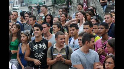 Jóvenes cubanos