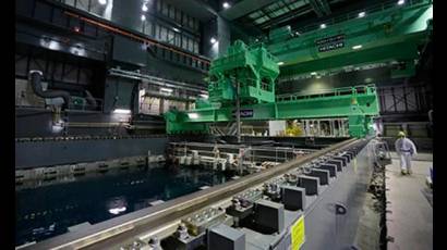 Maquinaria en el reactor 4