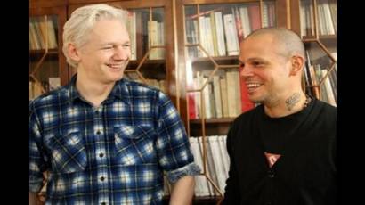 Calle 13 y Assange