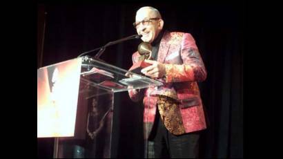 Juan Formell recibe Grammy a la Excelencia Musical 