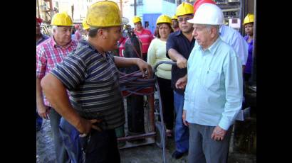 Preparativos de la zafra azucarera
