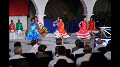 La danza en acto central en Santiago de Cuba