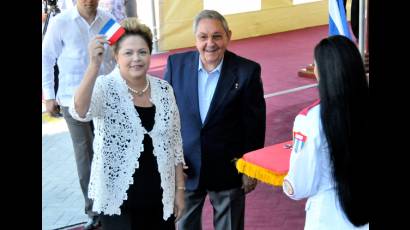 Dilma Rousseff y Raúl Castro