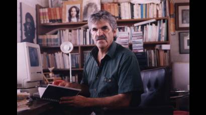 Raúl Pérez Torres escritor ecuatoriano