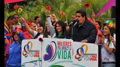 Mujeres marchan por la paz en Venezuela