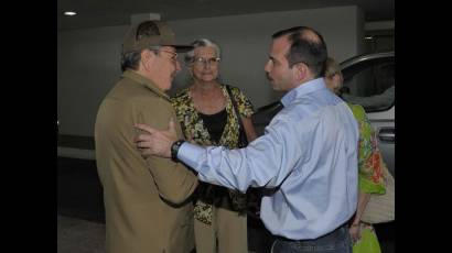 Fernando González y el Presidente cubano Raúl Castro