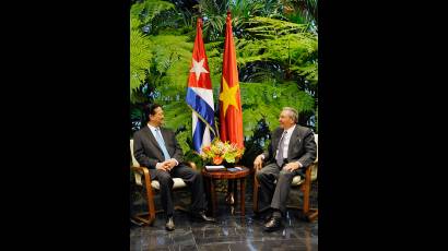 Raúl Castro y Nguyen Tan Dung