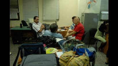 Especialistas del Centro de Estudios Sobre la Juventud en la Redacción Digital de Juventud Rebelde