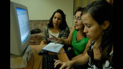 Especialistas del Centro de Estudios Sobre la Juventud responden a las preguntas de nuestros lectores en la Redacción Digital de Juventud Rebelde.