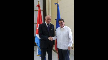 Canciller galo, Laurent Fabius, reunido con su homólogo Bruno Rodríguez Parrilla