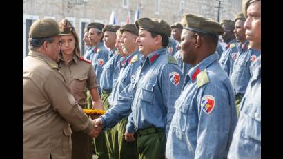 Ceremonia militar en la Plaza de Armas de la Cabaña