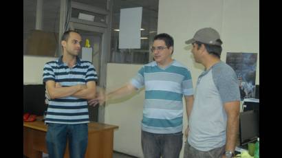 Luis Silva conversa con miembros de la redacción digital de JR