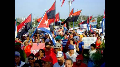 Desfile por el Día Internacional de los Trabajadores en Ciego de Ávila