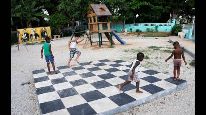 Parques infantiles en Romerillo