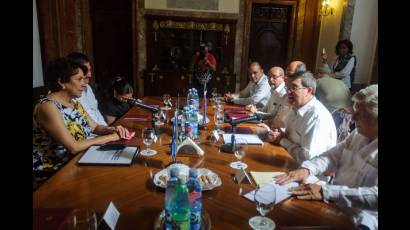 Cancilleres de Cuba y Honduras sostienen encuentro