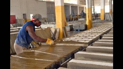 Fábrica de materiales de construcción cubana (imagen ilustrativa)