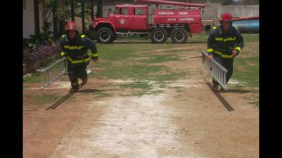 Bomberos en preparación