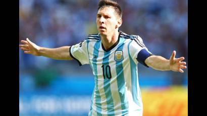 Lionel Messi marca el gol de la victoria
