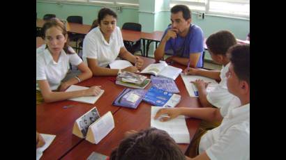 El profesor Rewuald Martínez Andino