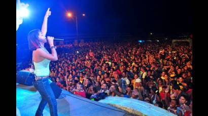 Laritza sonó los tambores en la Isla de la Juventud