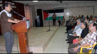 Estudiante en Acto por Palestina