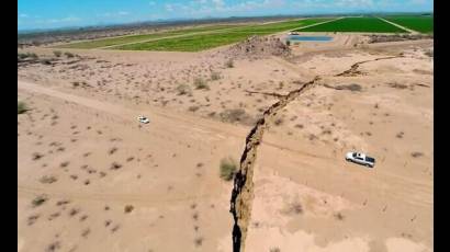 Grieta de más de 1 kilómetro aparece en México