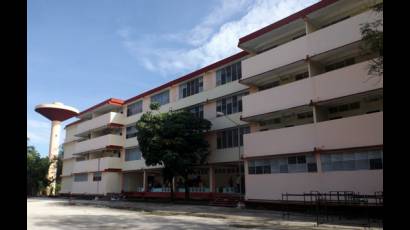 Escuela Secundaria Lucía Íñiguez