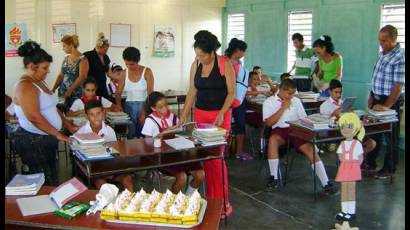 Inicio del curso escolar 2014-2015 en Camagüey