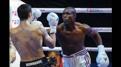 Bicampeón mundial Julio César La Cruz