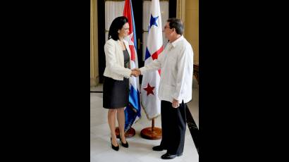 Isabel de Saint Malo de Alvarado y Bruno Rodríguez Parrilla