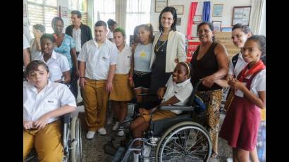 Visita de vicepresidenta Isabel de Saint Malo de Alvarado