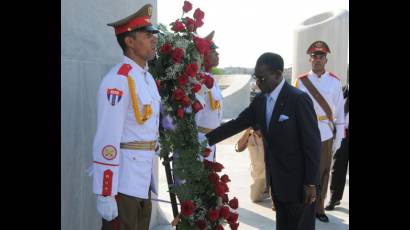 Rinde honores a Martí el Presidente de Guinea Ecuatorial