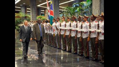 Recibió Raúl al Presidente de la República de Namibia
