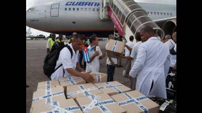 Médicos cubanos en Freetown, Sierra Leona