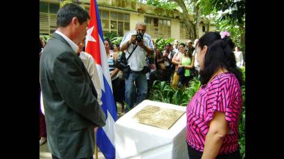 Placa en honor al Doctor Orlando Zamora Almeida