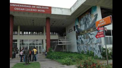 Universidad de Holguín Oscar Lucero Moya