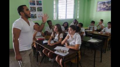 Profesor de Filosofía Marxista Leninista