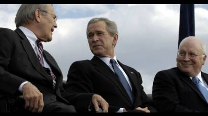 Donald Rumsfeld, George W. Bush y Dick Cheney