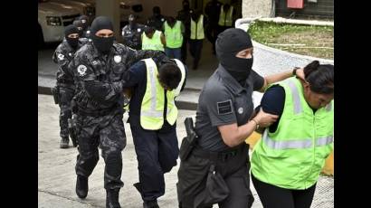 Policías detenidos en Iguala