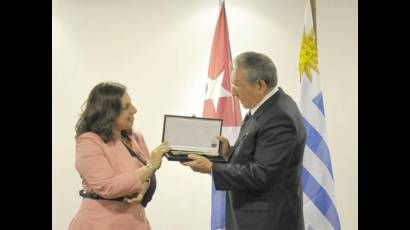 Presidente cubano recibe Llave de la Ciudad de Montevideo