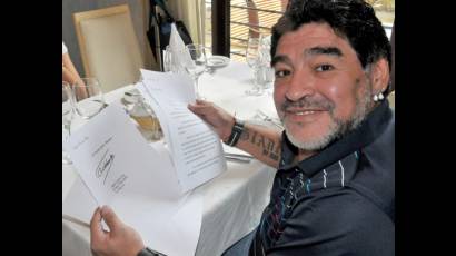 Intercambio de cartas con de Fidel y Maradona